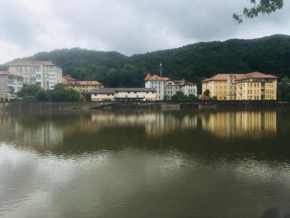 Hotel Ostrov Călimăneşti 외부 사진
