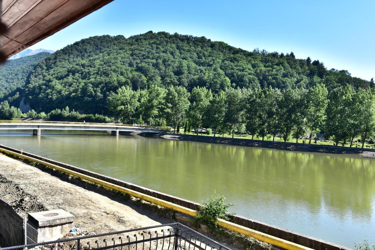 Hotel Ostrov Călimăneşti 외부 사진